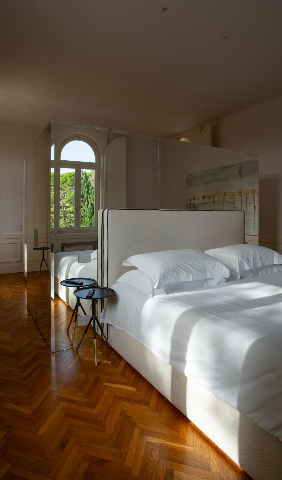 צ'זנה Boutique Hotel Villa Monty Banks חדר תמונה
